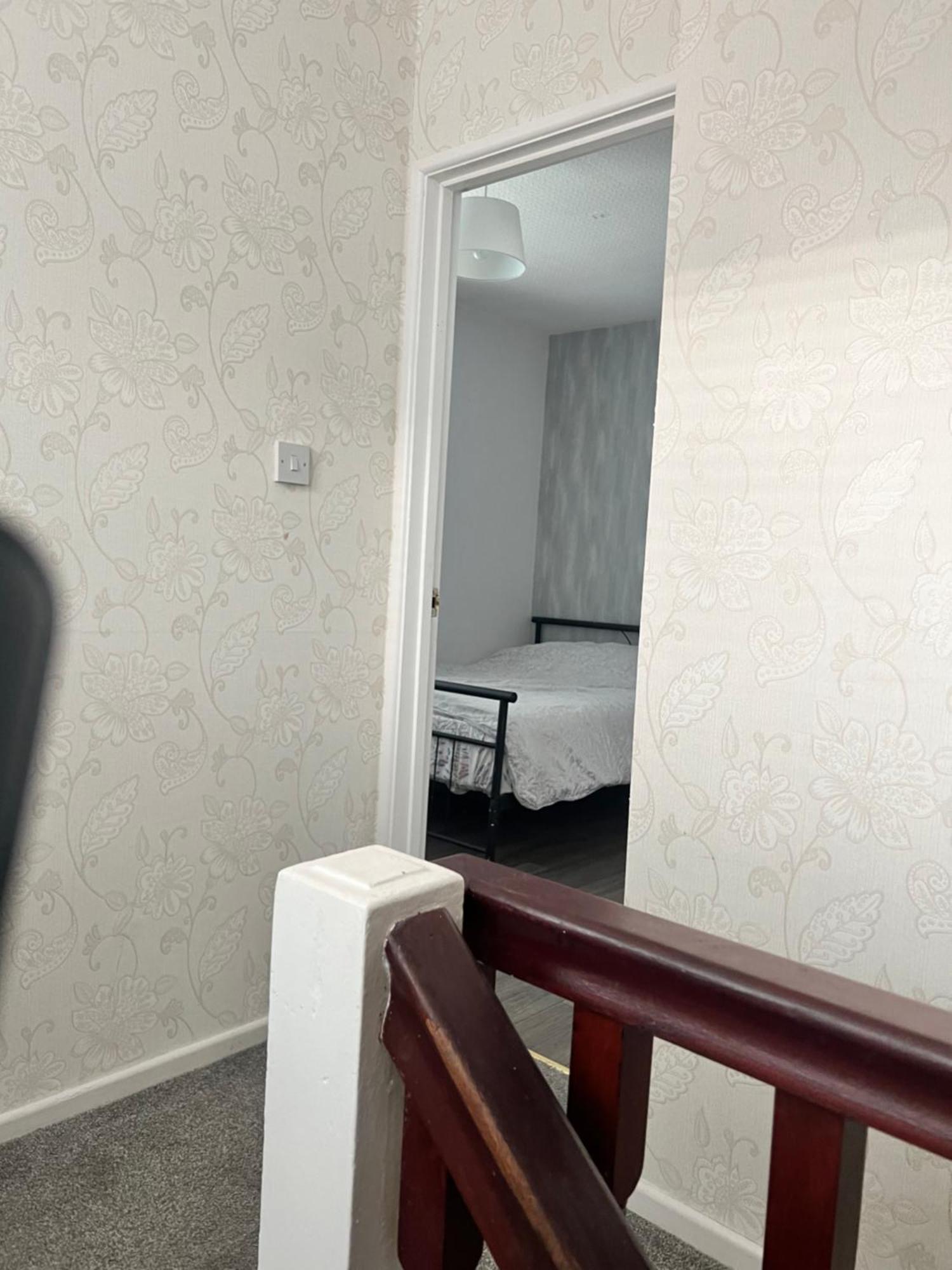 Macs Belfast Single Bedroom Exterior photo