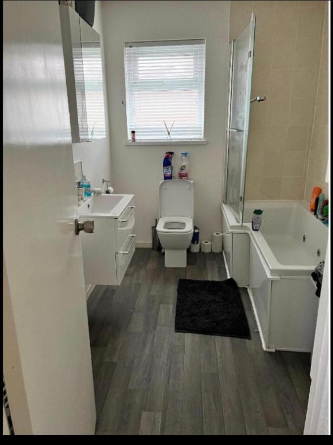 Macs Belfast Single Bedroom Exterior photo